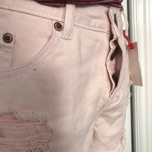 Shorts - Picture 3 of 4